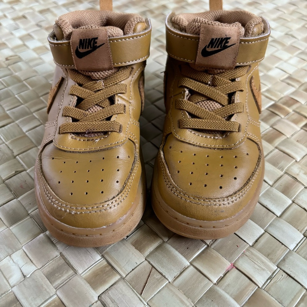 Nike borough 9C